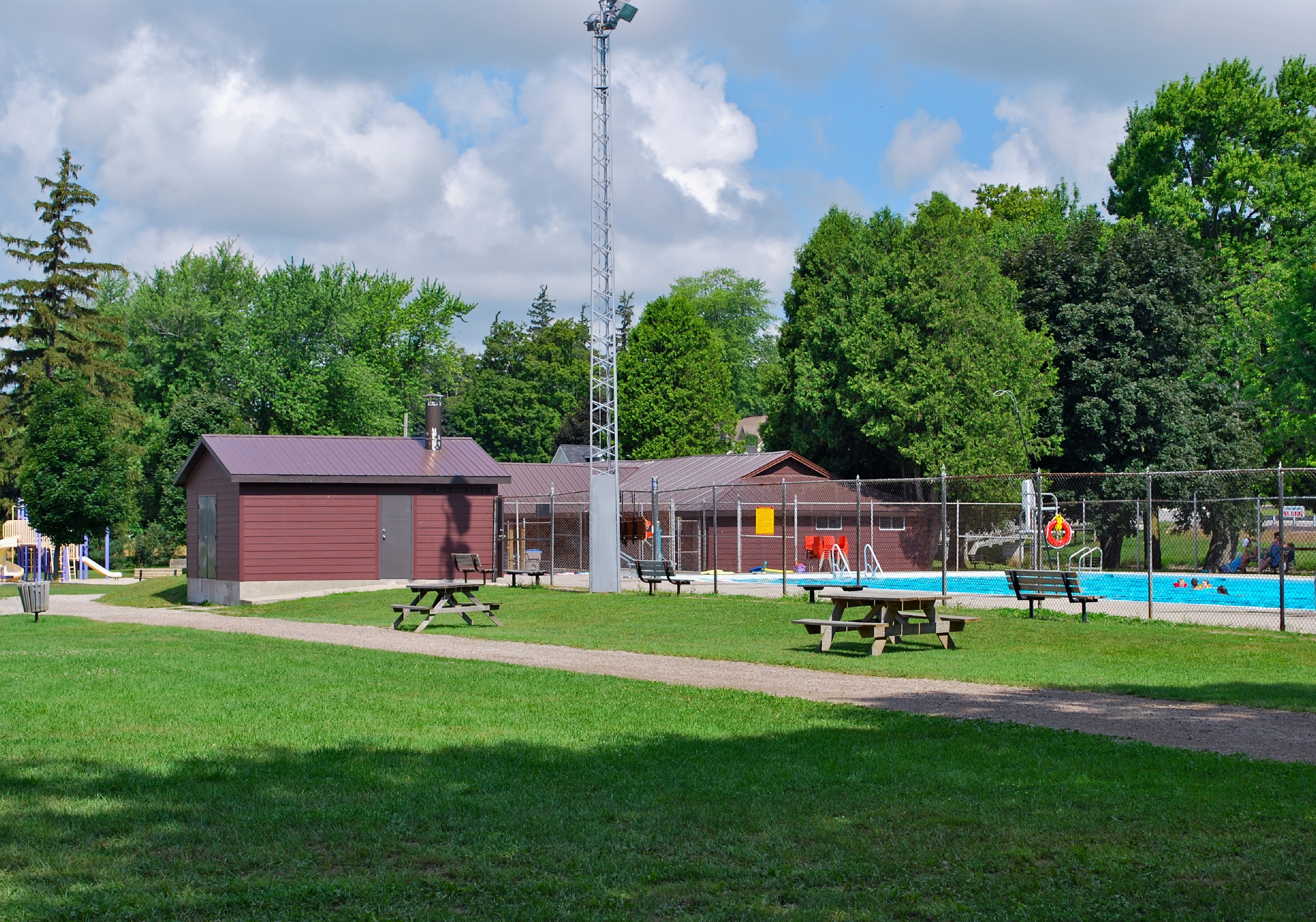 A picture of the pool at the Seaforth Lions Park.