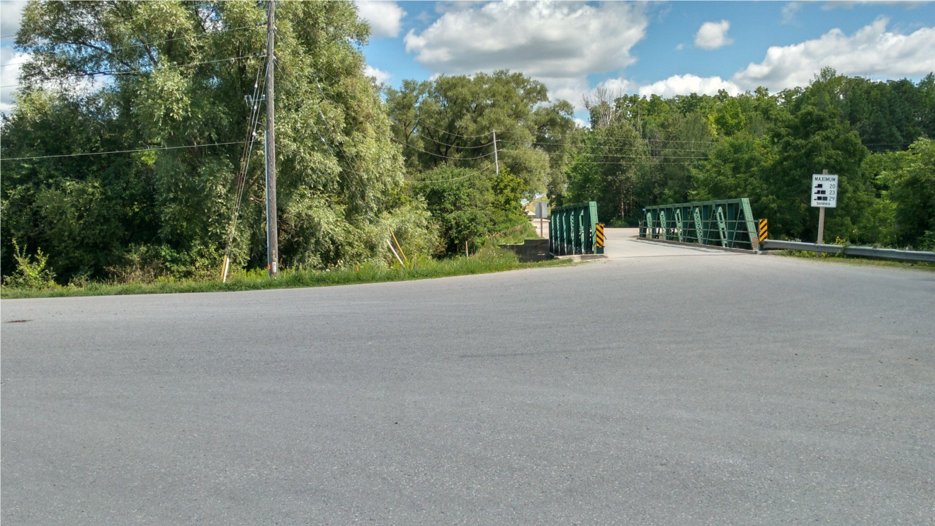 Entrance to 'Green Bridge" from Kinburn Line