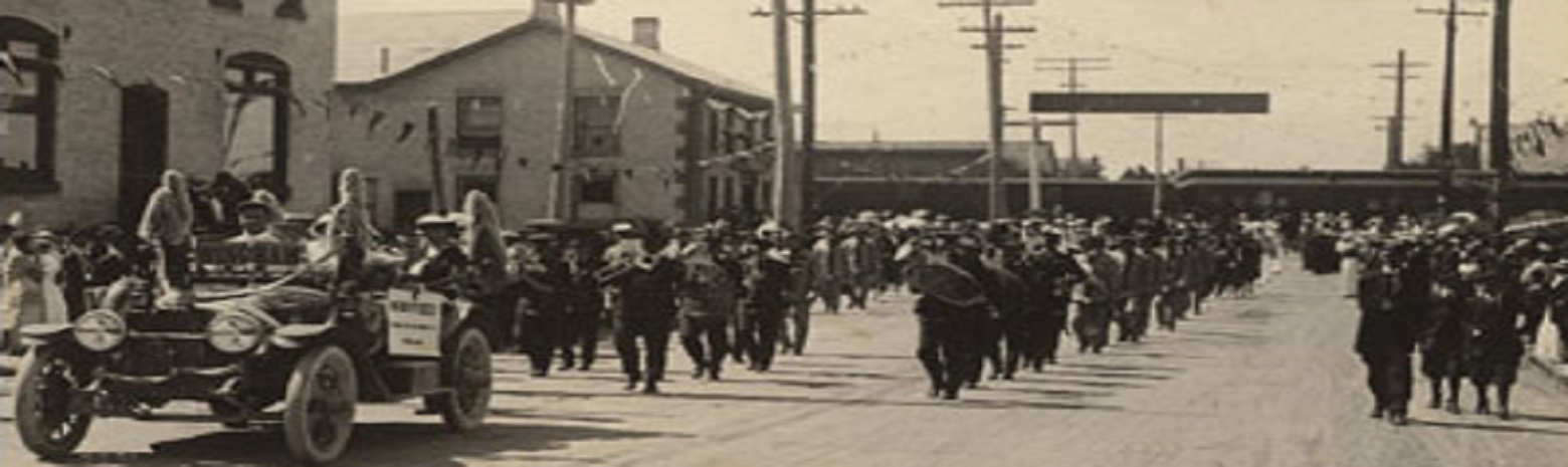 Old photo of marching band in parade